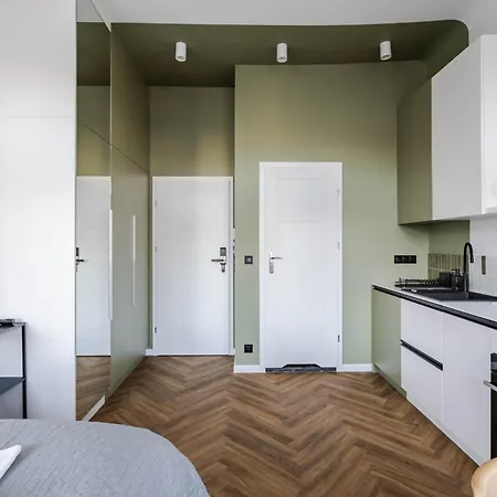 Nowoczesne I Stylowe Studia Very Berry W Poznaniu By Renters Апартаменты