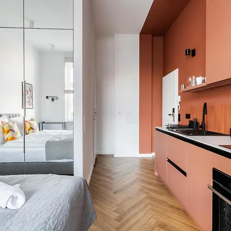 Nowoczesne I Stylowe Studia Very Berry W Poznaniu By Renters * Познань