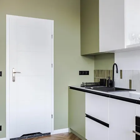 Nowoczesne I Stylowe Studia Very Berry W Poznaniu By Renters * Познань