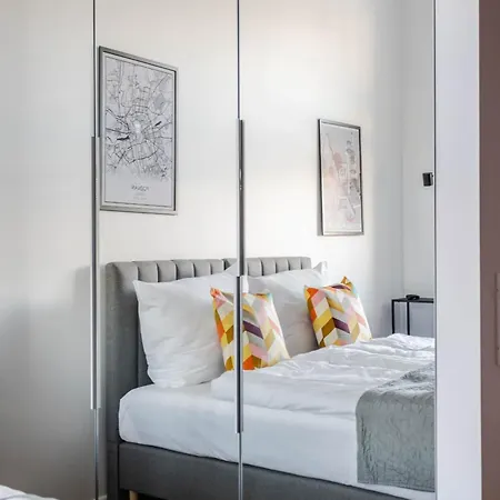 Nowoczesne I Stylowe Studia Very Berry W Poznaniu By Renters Апартаменты Познань