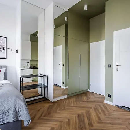 Nowoczesne I Stylowe Studia Very Berry W Poznaniu By Renters Апартаменты *