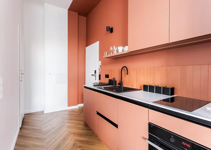 Nowoczesne I Stylowe Studia Very Berry W Poznaniu By Renters Poznań