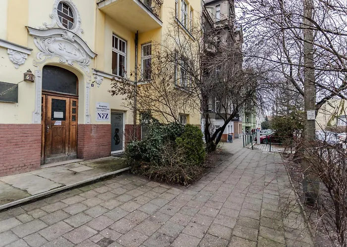 Nowoczesne I Stylowe Studia Very Berry W Poznaniu By Renters Appartement