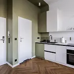 Nowoczesne I Stylowe Studia Very Berry W Poznaniu By Renters Poznan