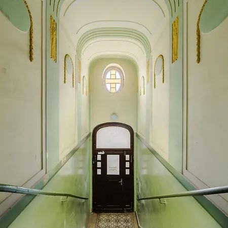 Nowoczesne I Stylowe Studia Very Berry W Poznaniu By Renters Poznań