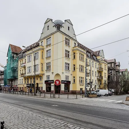 Nowoczesne I Stylowe Studia Very Berry W Poznaniu By Renters * Poznaň