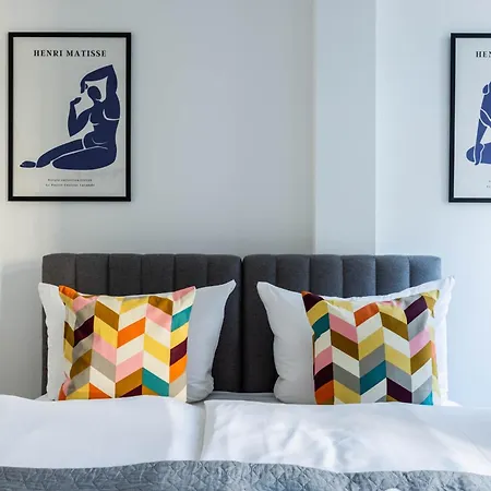 Nowoczesne I Stylowe Studia Very Berry W Poznaniu By Renters