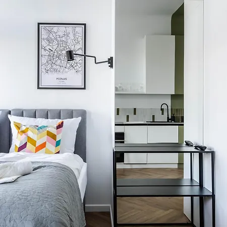 Nowoczesne I Stylowe Studia Very Berry W Poznaniu By Renters Apartmán Poznaň