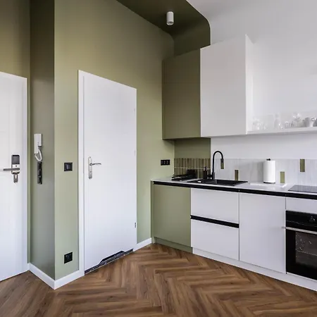 Nowoczesne I Stylowe Studia Very Berry W Poznaniu By Renters Poznaň