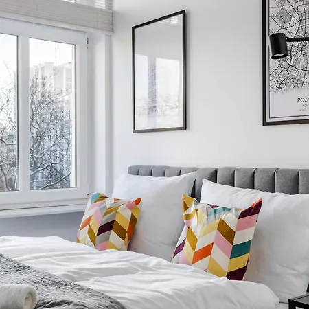 Nowoczesne I Stylowe Studia Very Berry W Poznaniu By Renters