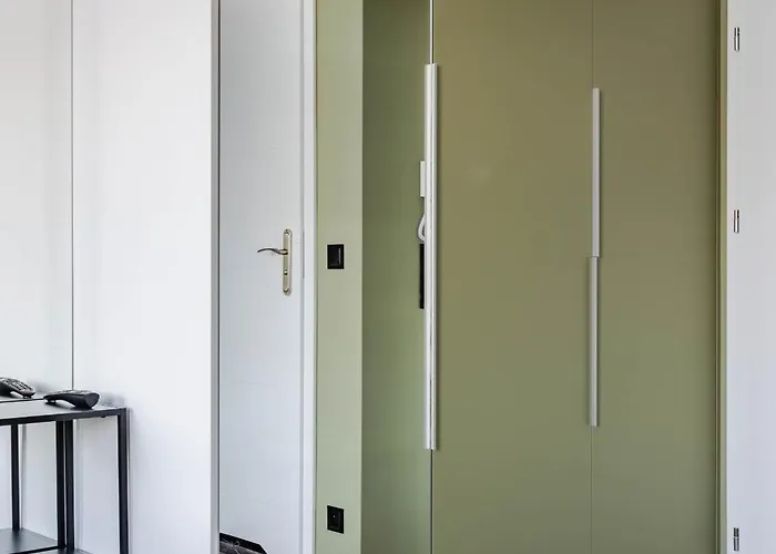 アパート Nowoczesne I Stylowe Studia Very Berry W Poznaniu By Renters ポズナン